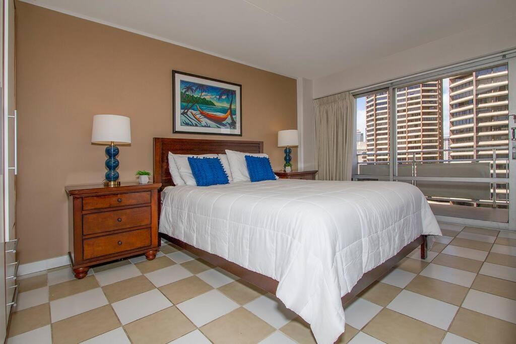 Resort Life At A Low Price- Ilikai Hotel Honolulu Extérieur photo