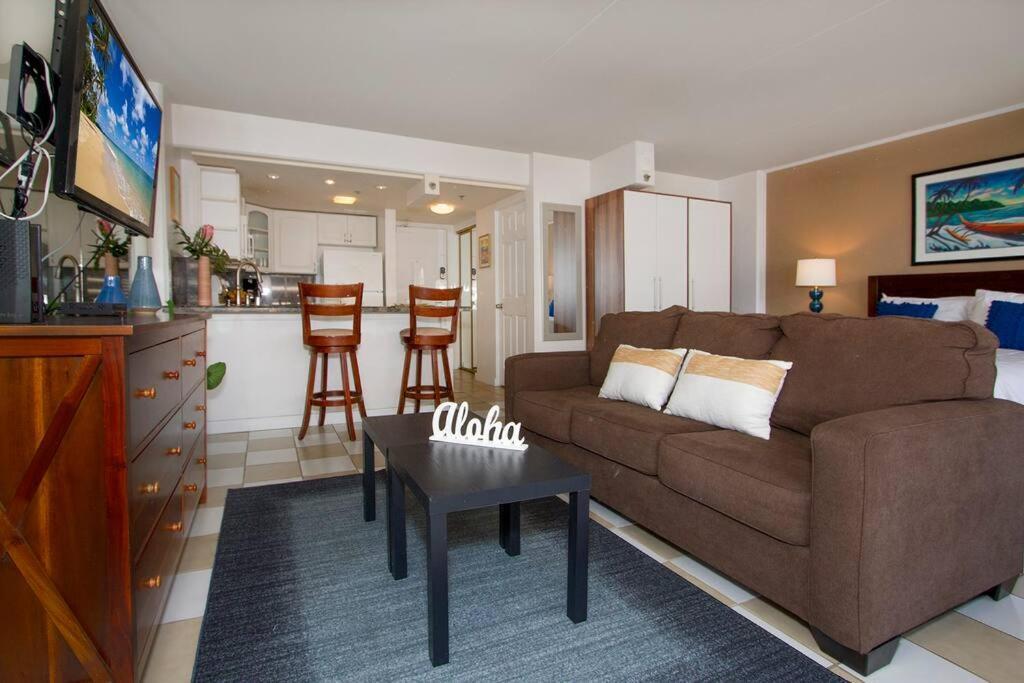 Resort Life At A Low Price- Ilikai Hotel Honolulu Extérieur photo